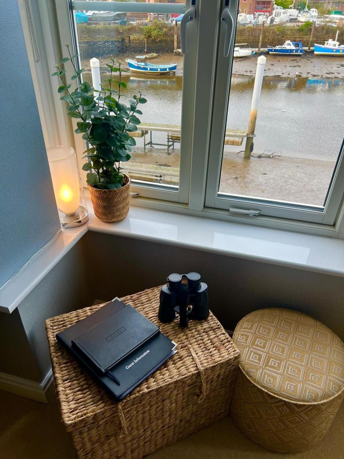 Majestic, Modern & Spacious Harbour-View Apartment With Parking Whitby Luaran gambar